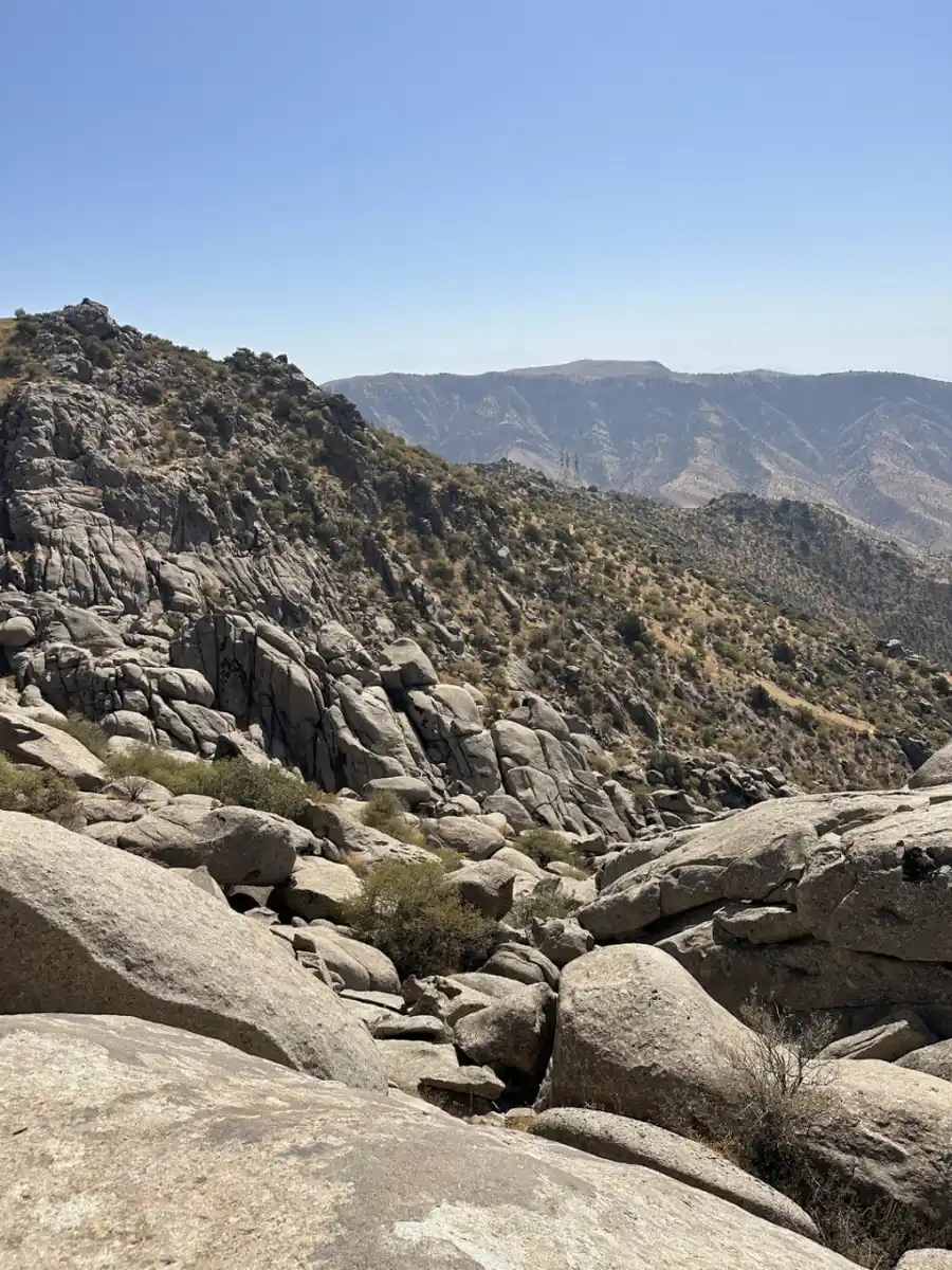 A tour of Uzbekistan's scenic spots: a pass, a reservoir, and the "Plateau of Demons"